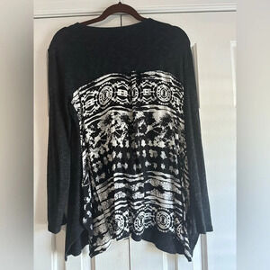Max Jeans Women’s tunic. Solid front, print back. Size S